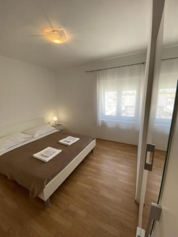 Apartments Zvonimir Privlaka  Exterior photo